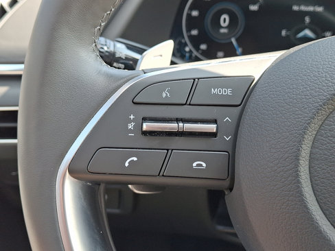 Certified 2023 Hyundai Sonata Limited w/ Preferred Accessory Package image 21