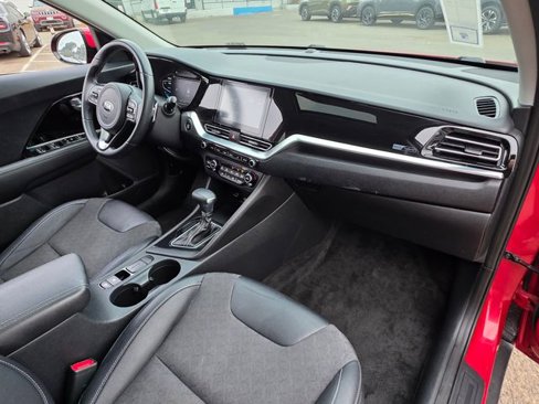 Used 2020 Kia Niro Touring image 9