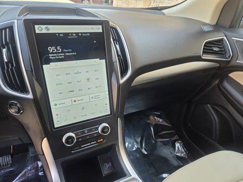 Used 2024 Ford Edge SEL image 13