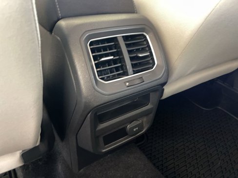 Used 2018 Volkswagen Tiguan S image 19
