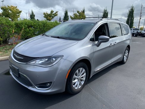 Used 2018 Chrysler Pacifica Touring-L Plus image 1