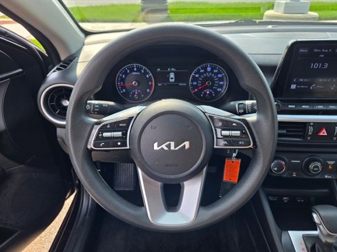 Used 2023 Kia Forte LX image 27