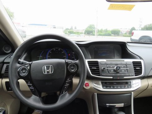 Used 2015 Honda Accord Hybrid Sedan image 10