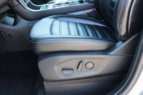 Used 2023 Ford Edge SEL image 9
