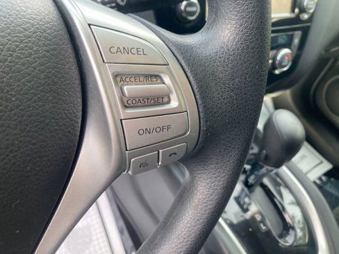 Used 2016 Nissan Rogue SV w/ SV Premium Package image 36