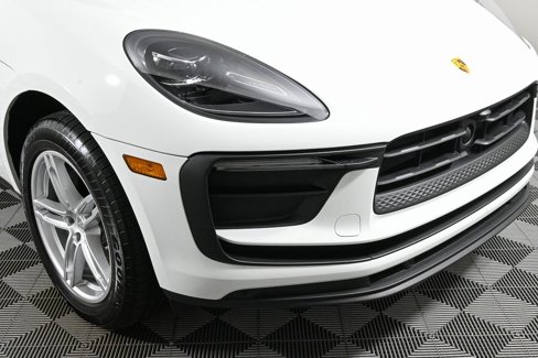 Certified 2025 Porsche Macan image 39