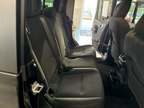 Used 2021 Jeep Gladiator Sport image 39