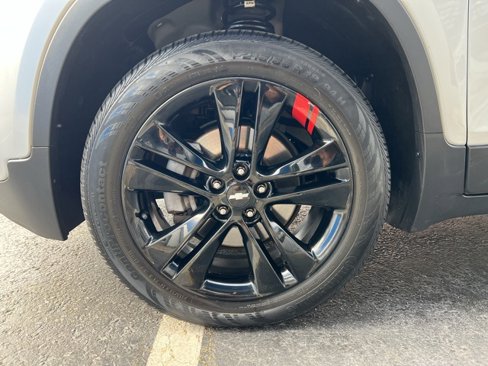 Used 2022 Chevrolet Trax LT w/ Redline Edition image 42