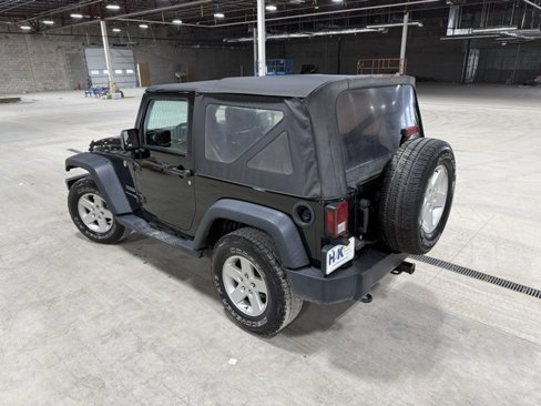 Used 2018 Jeep Wrangler Sport image 32