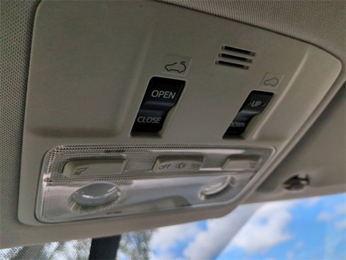 Used 2013 Toyota RAV4 XLE image 23