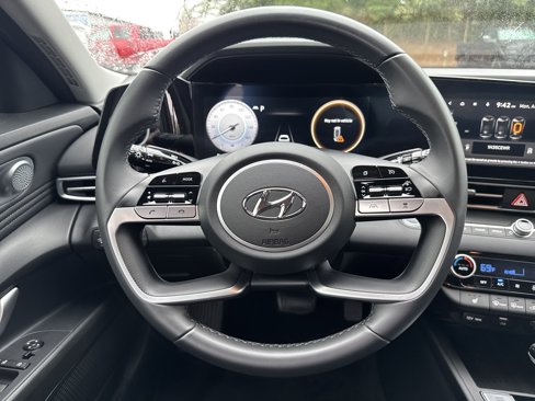 Used 2023 Hyundai Elantra SEL w/ Convenience Package image 28