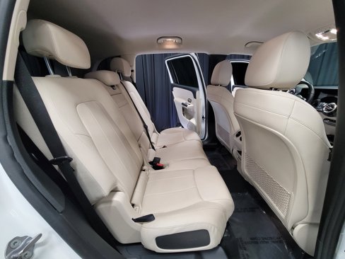 Used 2020 Mercedes-Benz GLB 250 w/ Premium Package image 39
