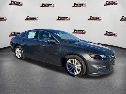 Used 2017 Chevrolet Malibu LT image 3