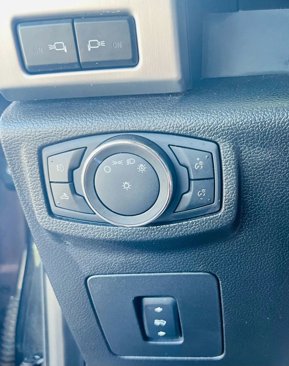 Used 2015 Ford F150 Platinum w/ Equipment Group 701A Luxury image 19