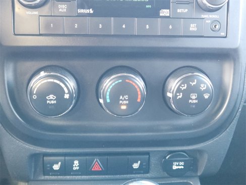 Used 2015 Jeep Patriot Latitude image 23