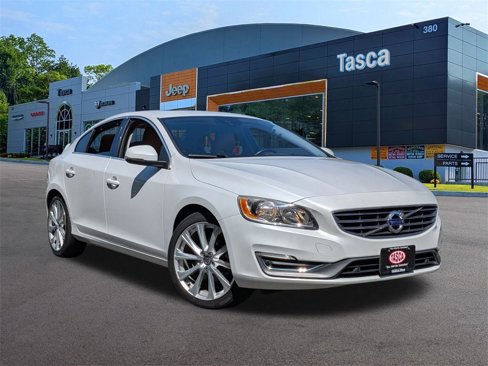 Used 2017 Volvo S60 T5 Inscription image 1