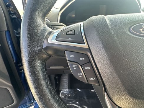 Used 2020 Ford Edge SEL image 35