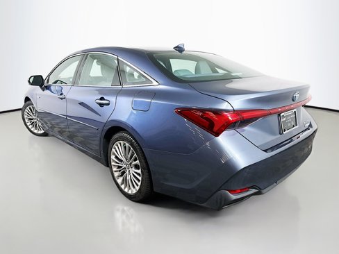 Used 2019 Toyota Avalon Limited image 5
