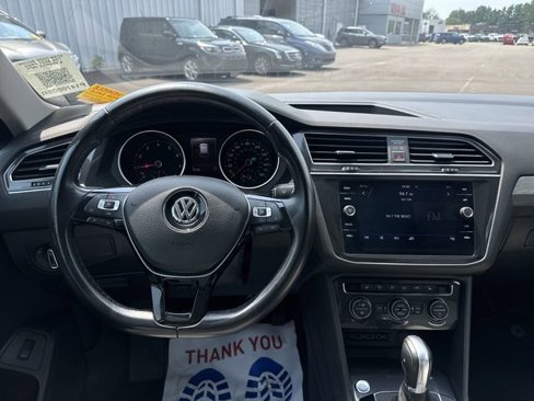 Used 2018 Volkswagen Tiguan SEL w/ 3rd Row Seat Package image 5