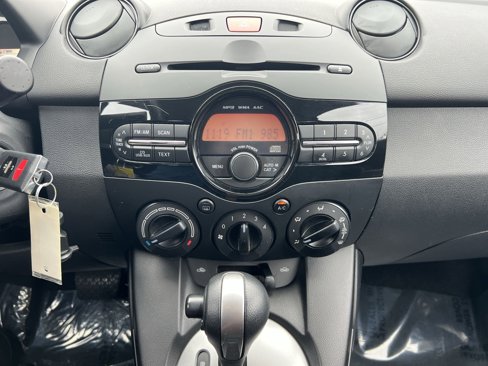 Used 2014 MAZDA MAZDA2 Sport image 17