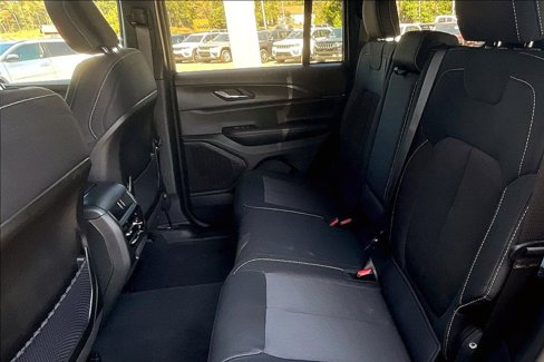 New 2025 Jeep Grand Cherokee Laredo X image 19