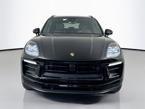 Certified 2024 Porsche Macan image 10