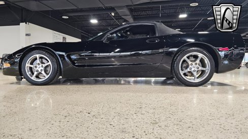 Used 2000 Chevrolet Corvette Convertible w/ Memory Pkg image 3