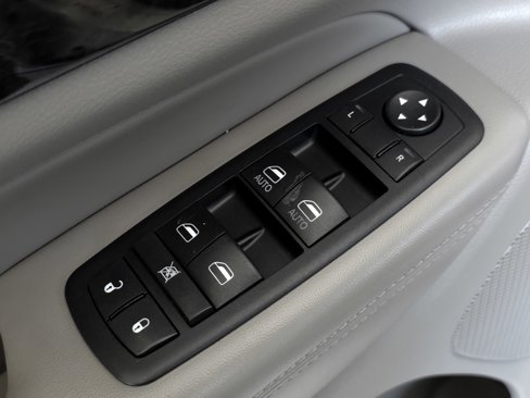 Used 2012 Jeep Grand Cherokee Laredo image 23