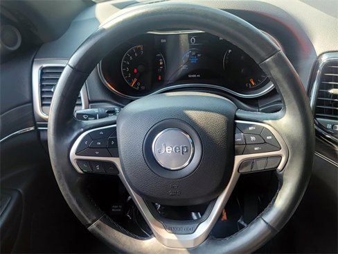 Used 2019 Jeep Grand Cherokee Limited image 16