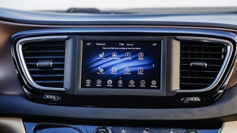 Used 2018 Chrysler Pacifica Touring-L image 15