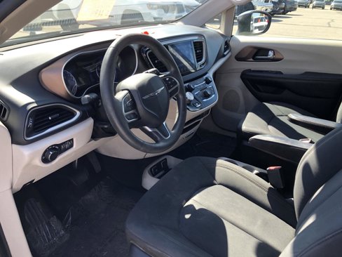 Used 2017 Chrysler Pacifica Touring image 22