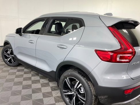 New 2025 Volvo XC40 B5 Core w/ Climate Package image 53