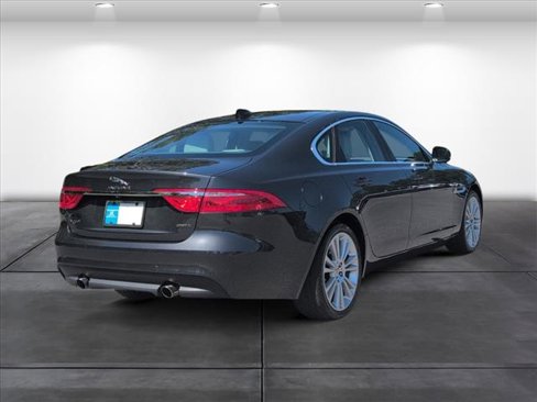 Used 2020 Jaguar XF Prestige image 7