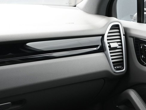 Certified 2019 Porsche Cayenne image 23
