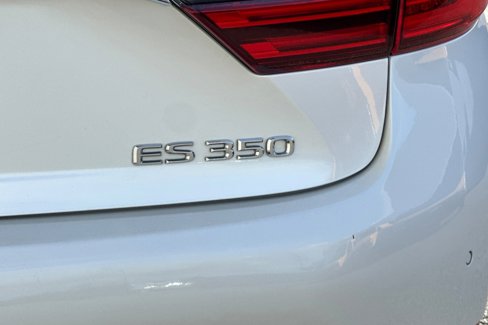 Used 2018 Lexus ES 350 w/ Navigation System Package image 37