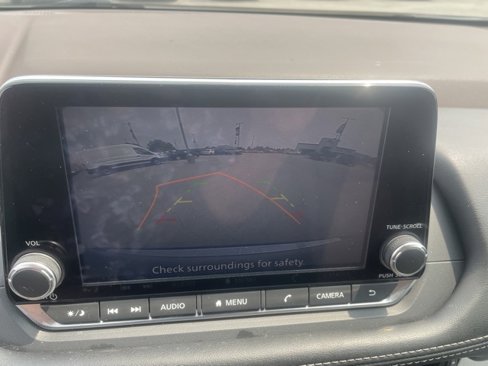 Used 2022 Nissan Rogue SV image 34