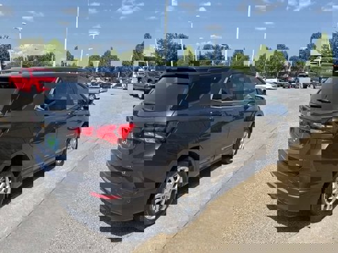 Certified 2023 Chevrolet Equinox LT w/ Driver Convenience Package image 4