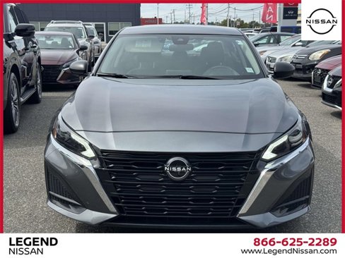 Used 2024 Nissan Altima 2.5 SV image 2