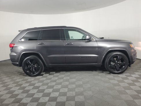 Used 2015 Jeep Grand Cherokee Altitude image 3