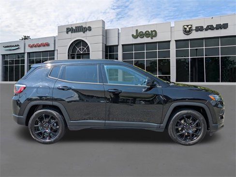 Used 2022 Jeep Compass Altitude image 2