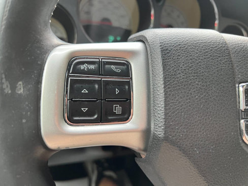 Used 2014 Dodge Challenger SXT image 22