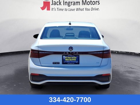 New 2025 Volkswagen Jetta SE image 4