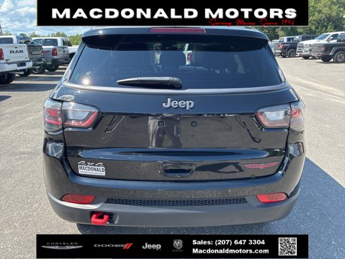 Used 2022 Jeep Compass Trailhawk w/ Trailhawk Elite Group image 8