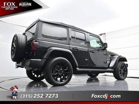 Used 2021 Jeep Wrangler Sahara w/ Cold Weather Group image 22