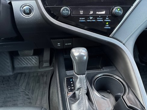Used 2018 Toyota Camry SE w/ Moonroof Package image 22