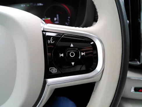 Used 2021 Volvo XC60 T8 Inscription w/ Advanced Package image 32