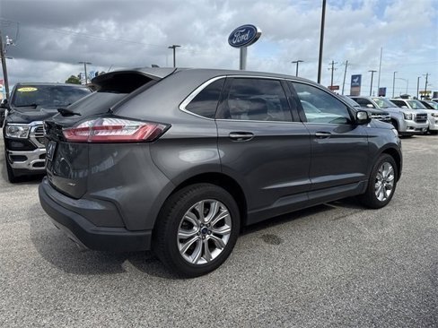 Used 2022 Ford Edge Titanium image 3