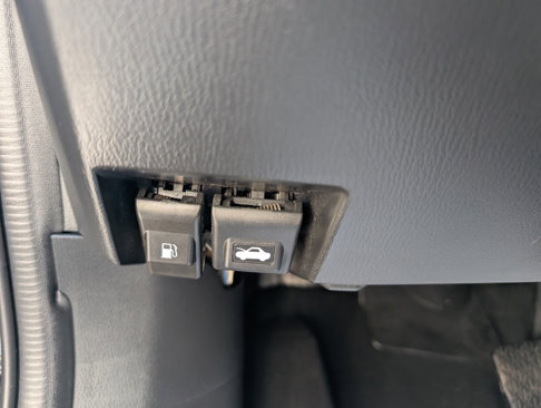 Used 2014 MAZDA MAZDA3 i Sport image 30