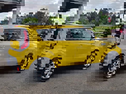 Used 2015 Kia Soul + image 26