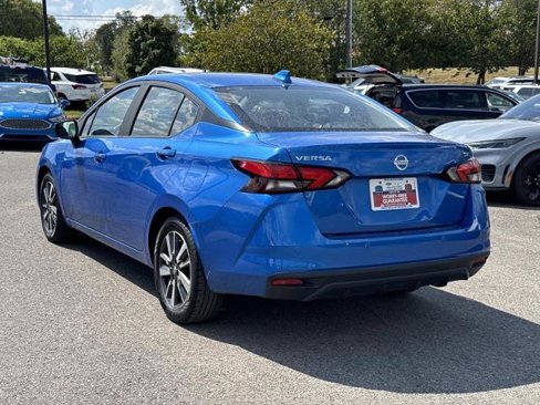 Used 2021 Nissan Versa SV image 3